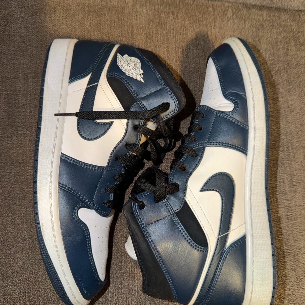 Size 11 - Air Jordan 1 Mid Armory Navy - Picture 2 of 6